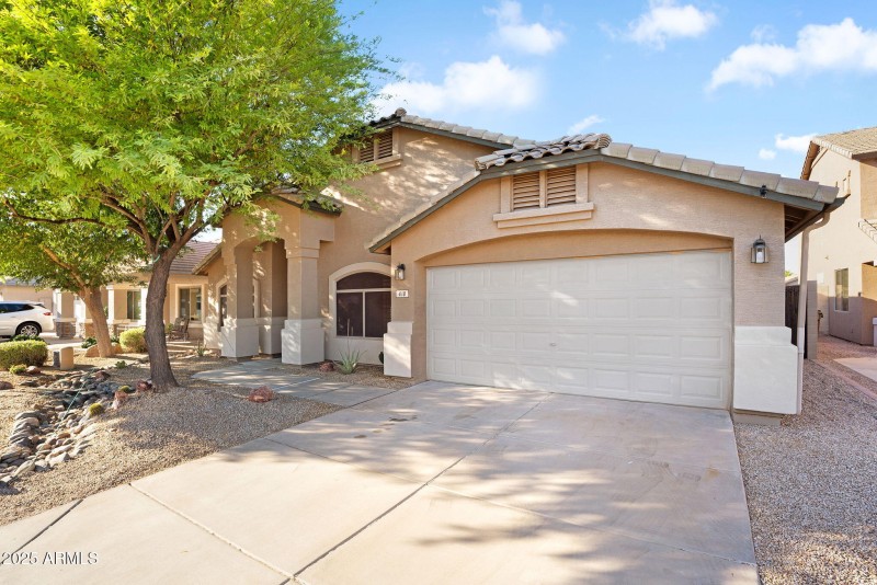 3-web-or-mls-418 E Clairidge Dr-01