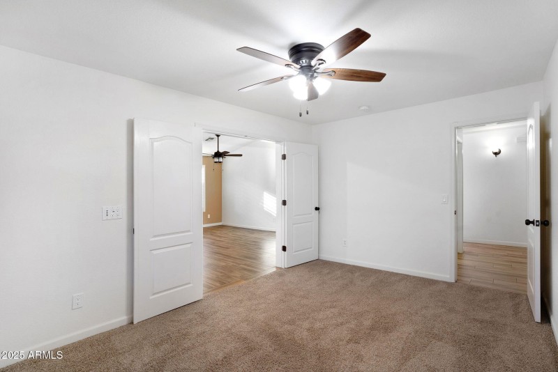 9-web-or-mls-418 E Clairidge Dr-07