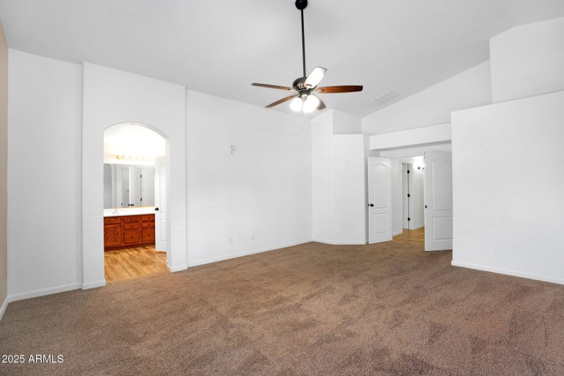 25-web-or-mls-418 E Clairidge Dr-23