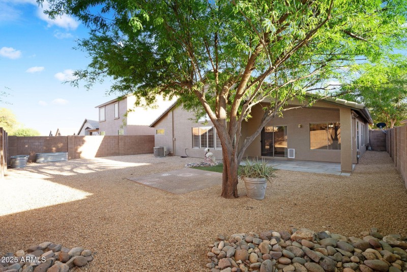 41-web-or-mls-418 E Clairidge Dr-39