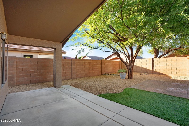 47-web-or-mls-418 E Clairidge Dr-45