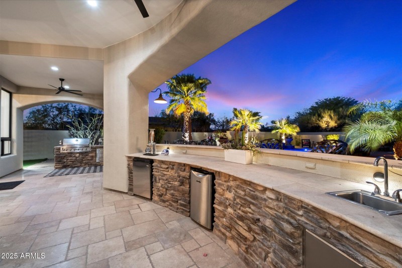 Outdoor Kitchen