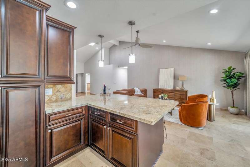 19-10546 E Topaz Circle-19