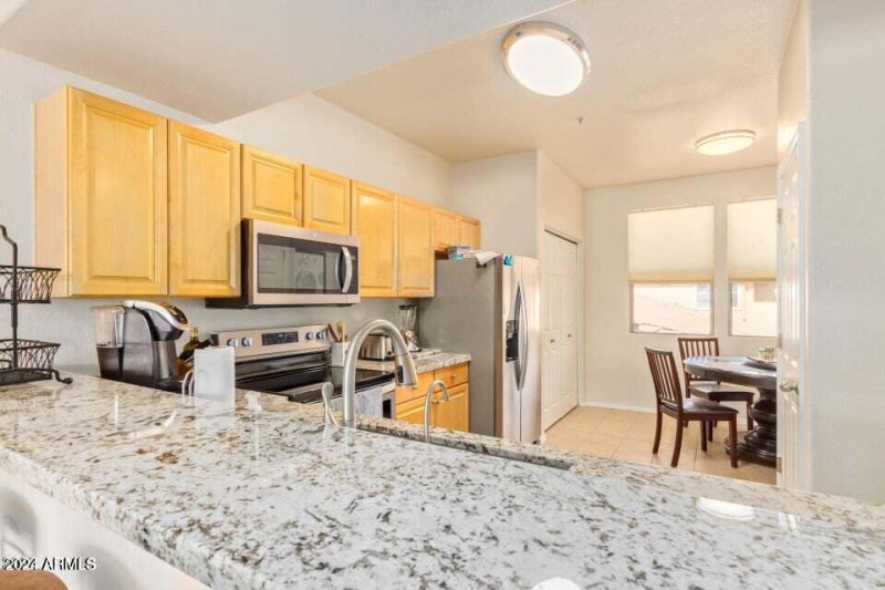 19777 N 76th St, Unit 3237