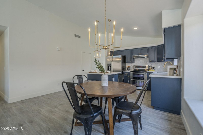 Eat In Kitchen