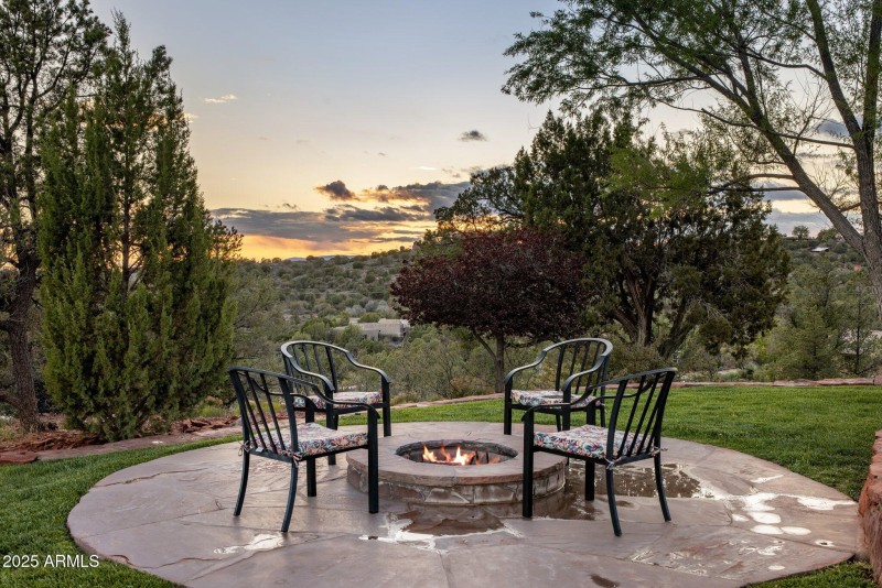 FIRE PIT