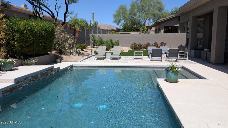 Relax in the huge sparkling pool