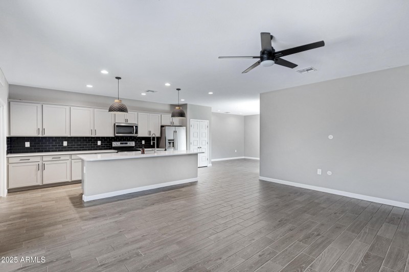 1090 E Horro Rd-9