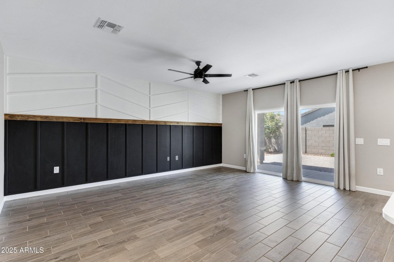 1090 E Horro Rd-16