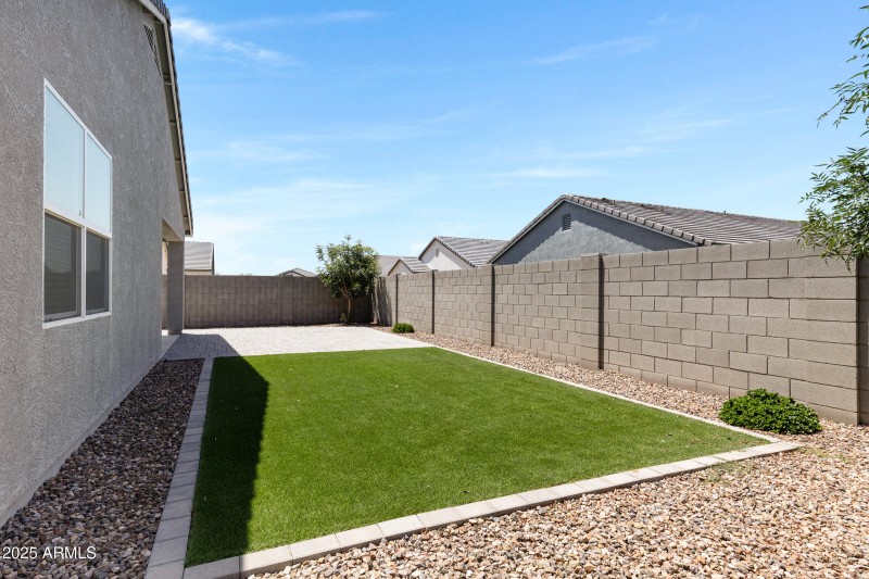 1090 E Horro Rd-31
