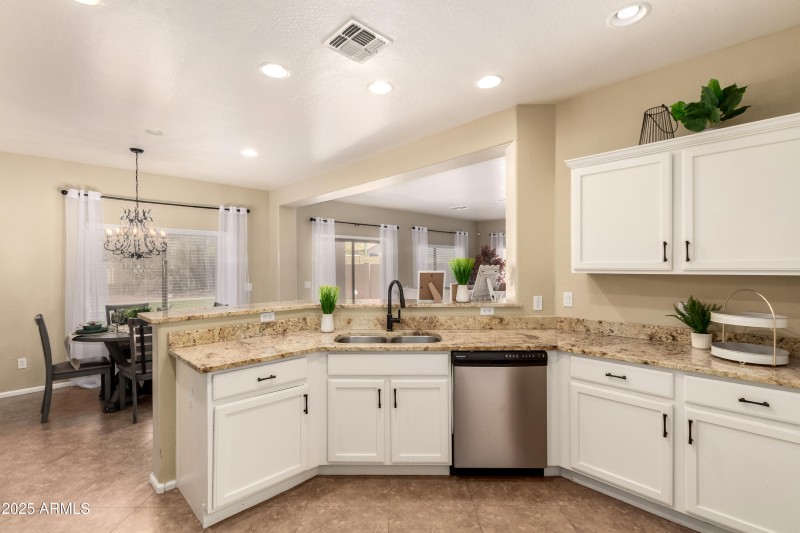 KITCHEN 1