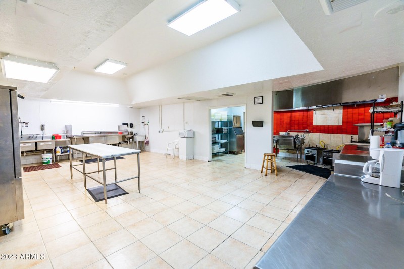 961 W Main (44)