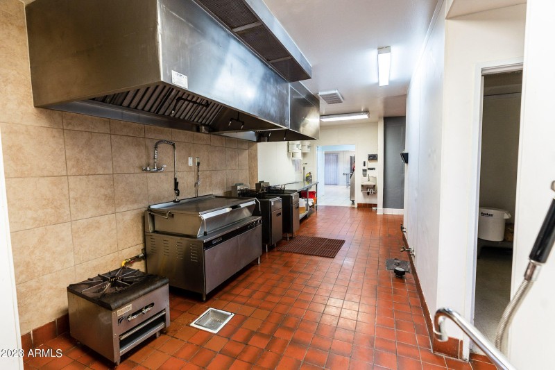 961 W Main (61)