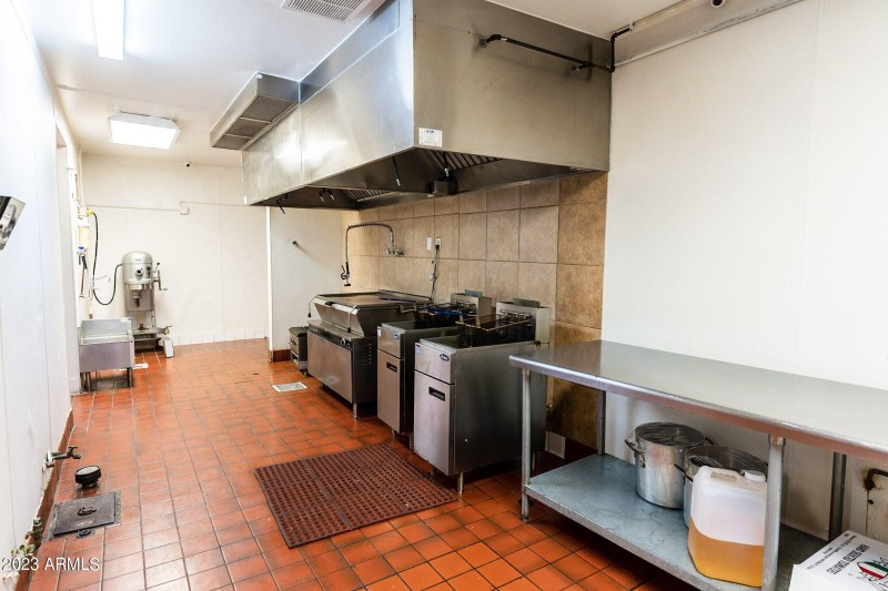 961 W Main (62)