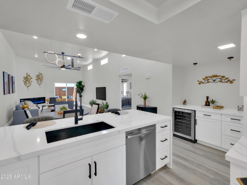 06-3401 N 37th Drive RESHOOT-6