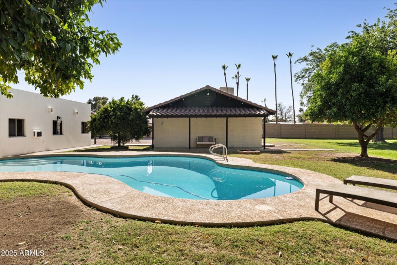 Pool / Workshop