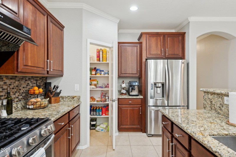 14-web-or-mls-2957-e-melrose-st