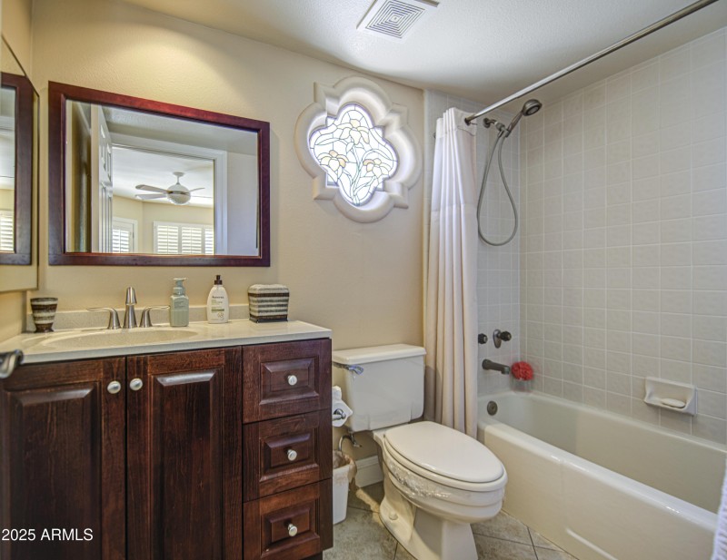Casita Bath 1