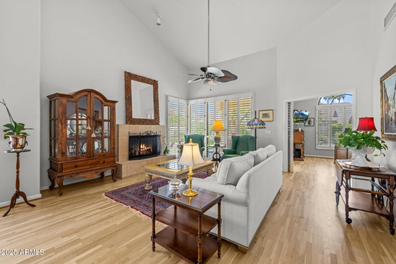 7)FORMAL LIVING