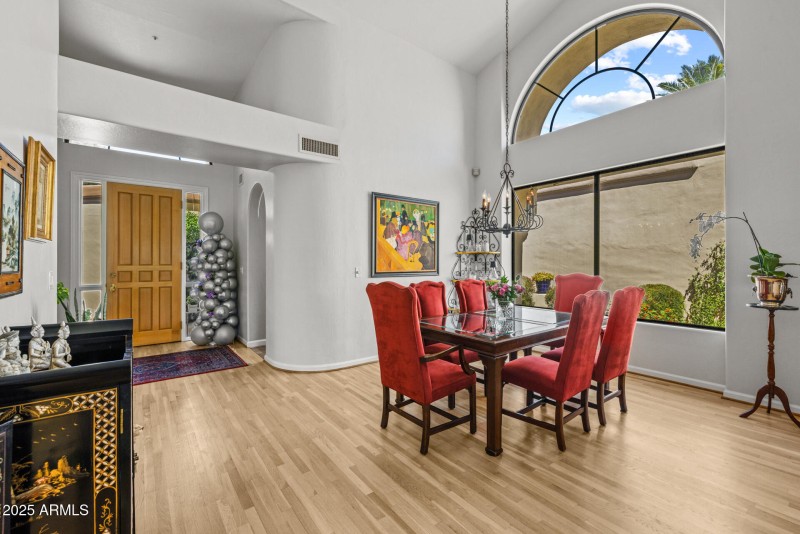 10)FORMAL DINING