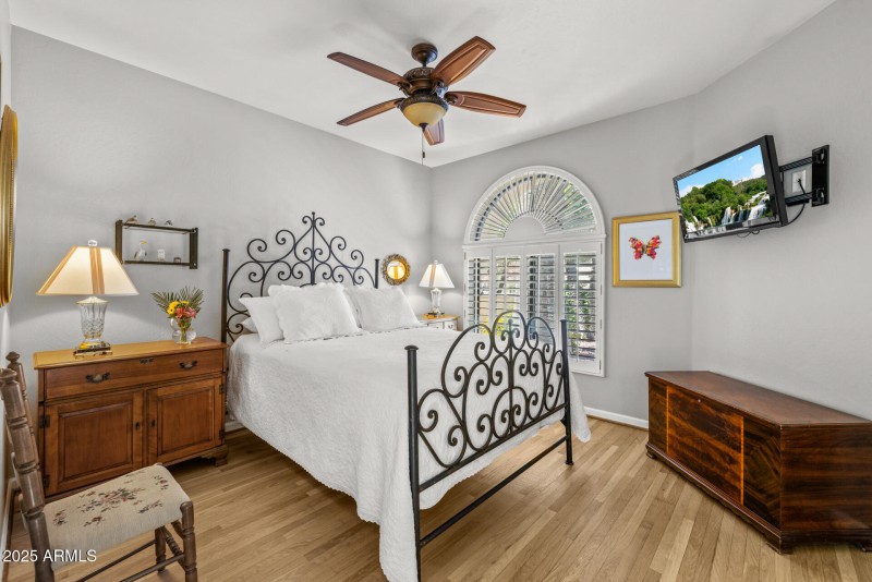 24)BED 2