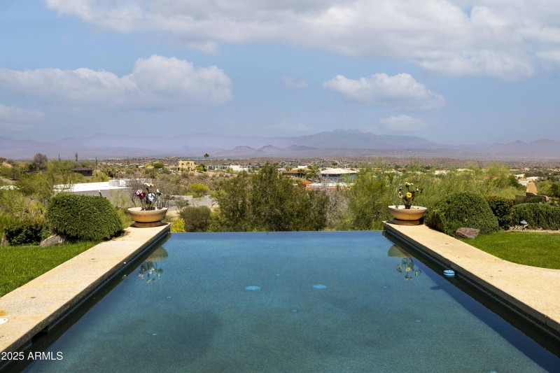 2025-05-14-16030eChollaAve-MCORealty-Fou