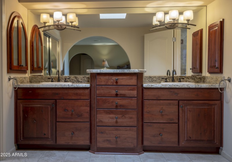 2025-05-14-16030eChollaAve-MCORealty-Fou