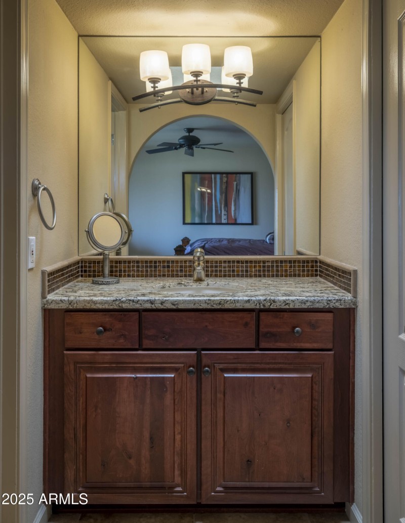 2025-05-14-16030eChollaAve-MCORealty-Fou