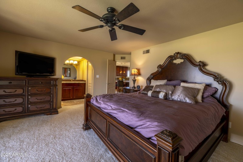 2025-05-14-16030eChollaAve-MCORealty-Fou