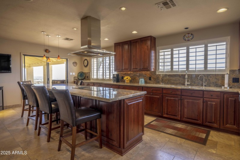 2025-05-14-16030eChollaAve-MCORealty-Fou