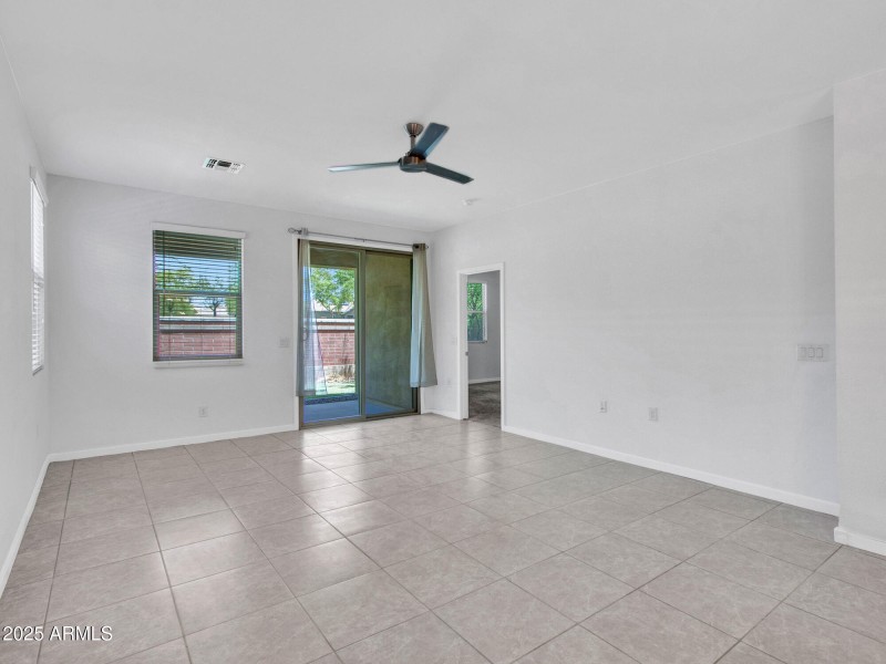 05-Living-room-(1)