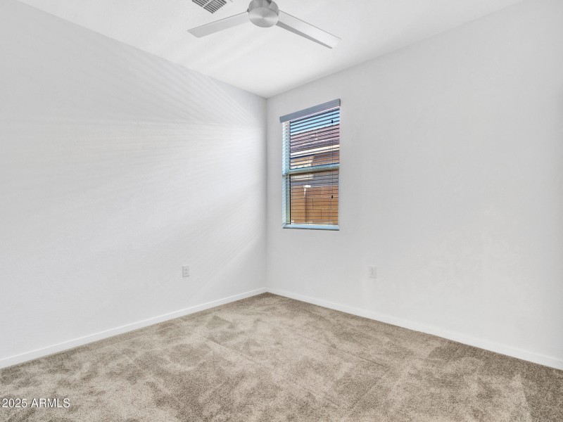 07-Bedroom-(1)