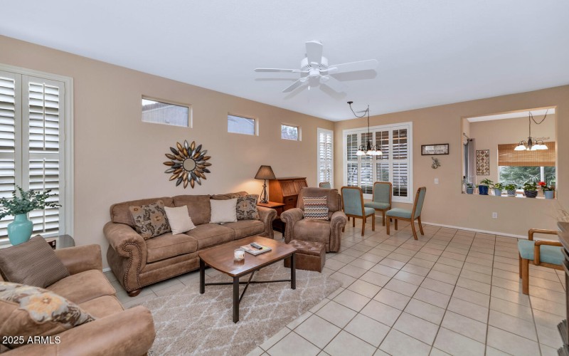 14737 W Colt Ln-007-009-1500x939