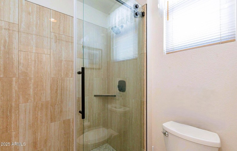 NEW SHOWER - COLT