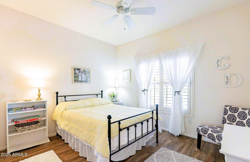 BEDROOM 2 - COLT