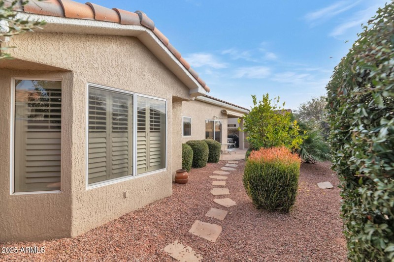 14737 W Colt Ln-022-021-1500x1000