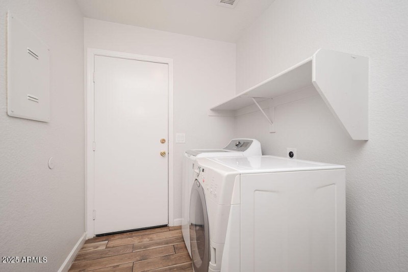 23_Laundry_01