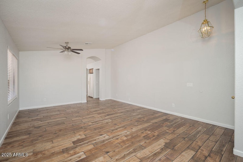 04_Living-Room_02
