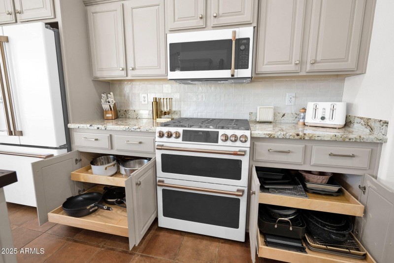 Pull Out Cabinets