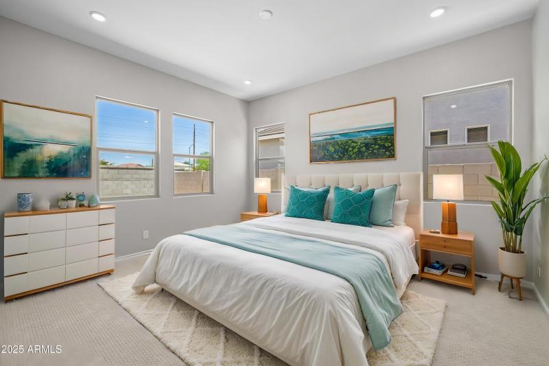 15)MASTER BED_