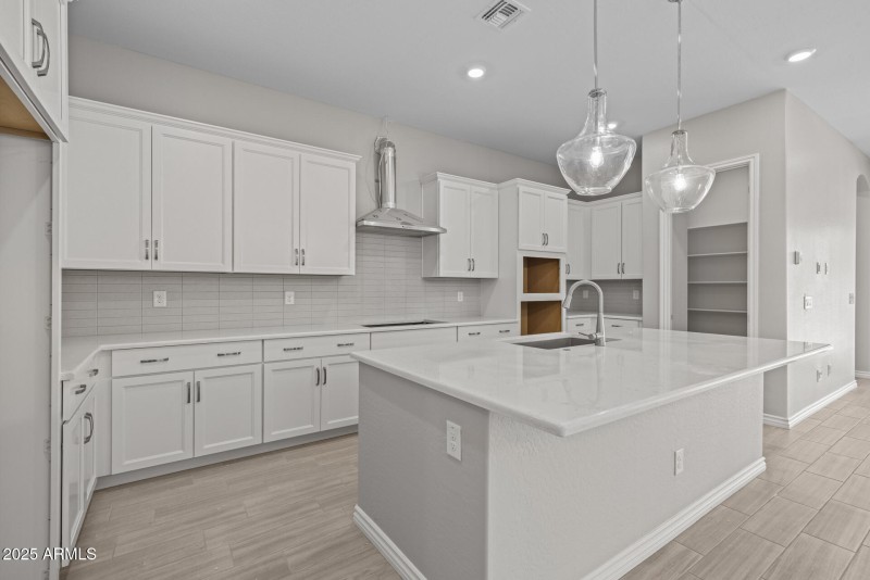 8)KITCHEN