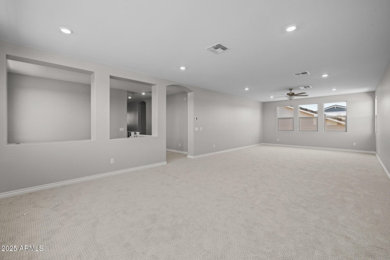 15)LOFT