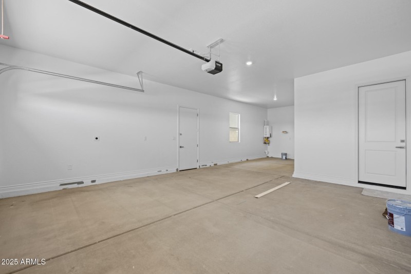 31)GARAGE