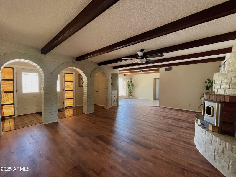 Living looking into Entry