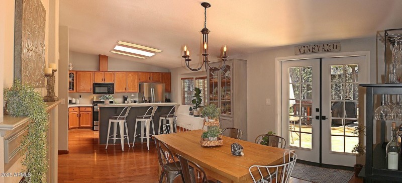 019_Dining Room Pan
