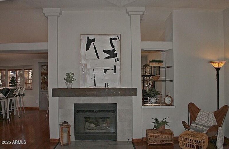 035_Living Room Fireplace