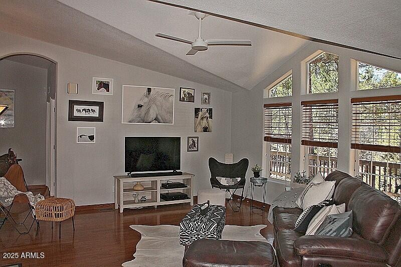 037_Living Room
