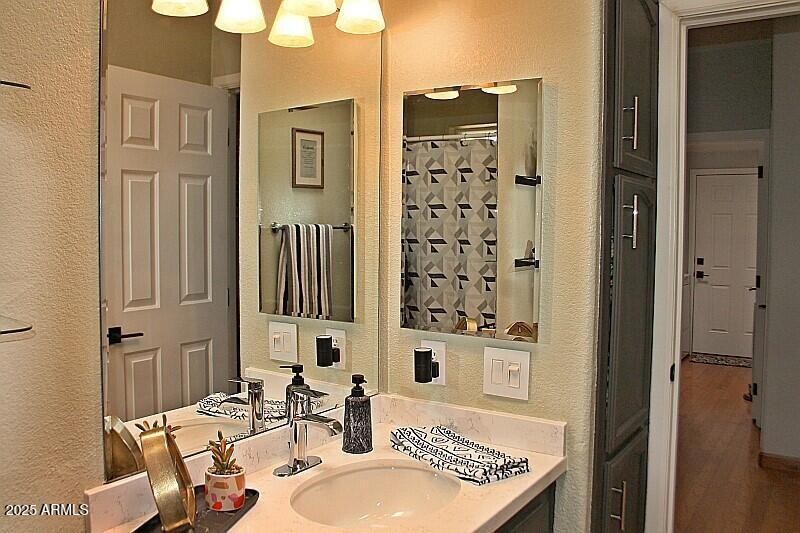 040_Master Bathroom