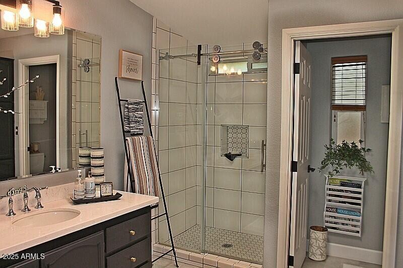 046_Master Shower