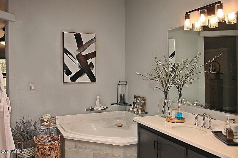 047_Master Tub